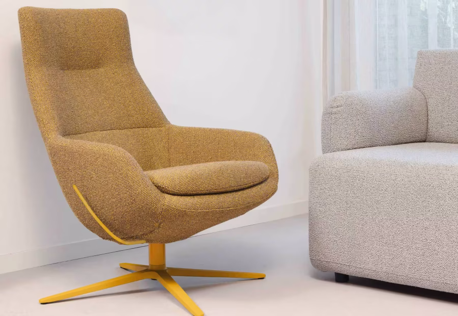 Hippe relaxstoel in een modern interieur: zo combineer je comfort en design